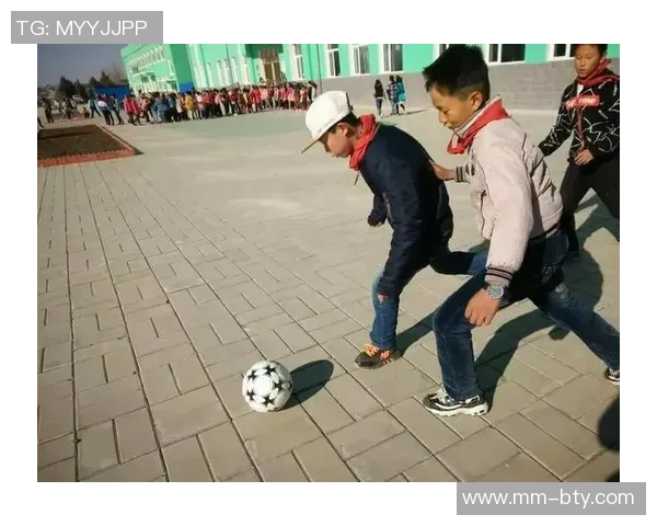 快乐足球主题班会让我们一起感受足球的魅力与团队精神的力量 快乐足球主题班会让我们一起感受足球的魅力与团队精神的力量